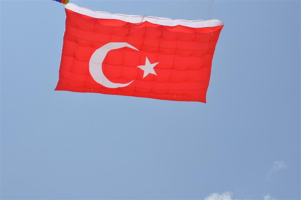 uçurtma şenliği.JPG
